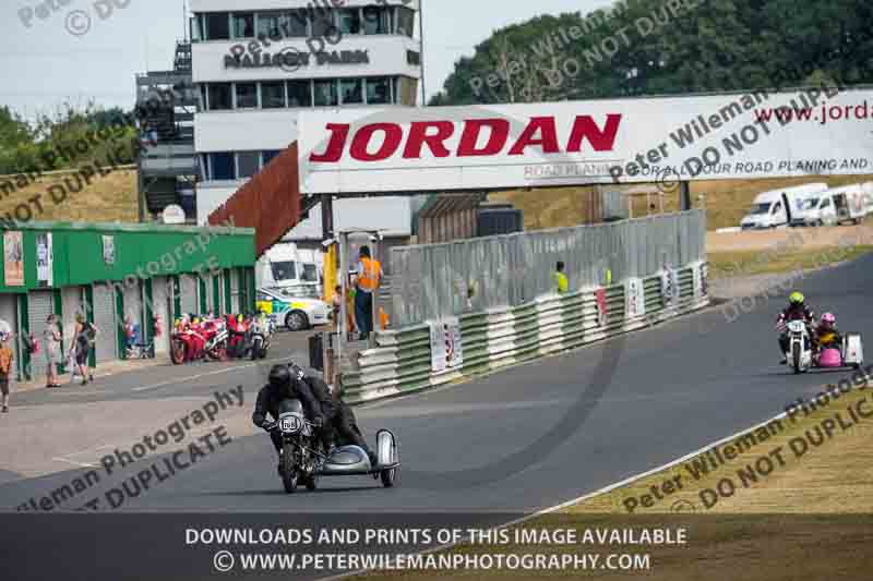 Vintage motorcycle club;eventdigitalimages;mallory park;mallory park trackday photographs;no limits trackdays;peter wileman photography;trackday digital images;trackday photos;vmcc festival 1000 bikes photographs